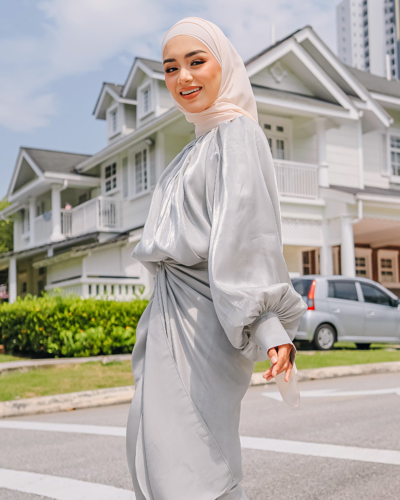 TIFFANY KAFTAN - Silver – Nadine