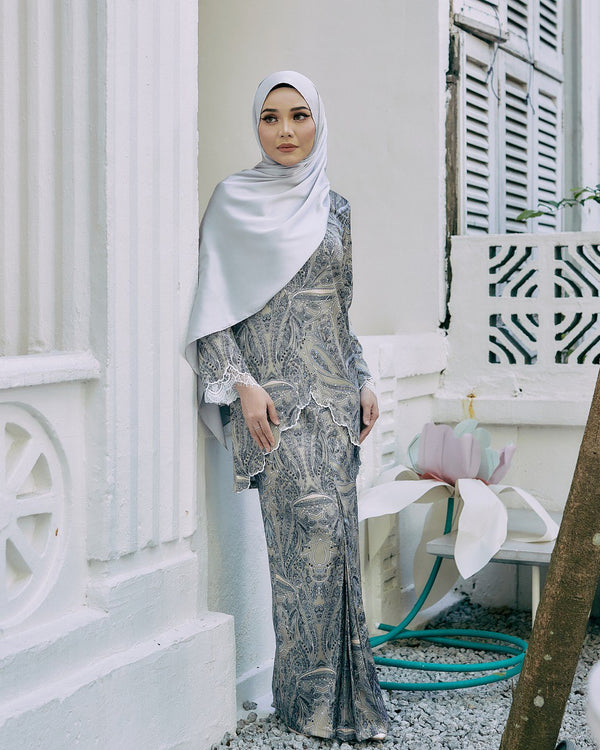 NUUHA KURUNG - GOLDEN BLUE