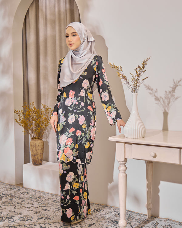 ZUFYA KURUNG - GLORIOUS