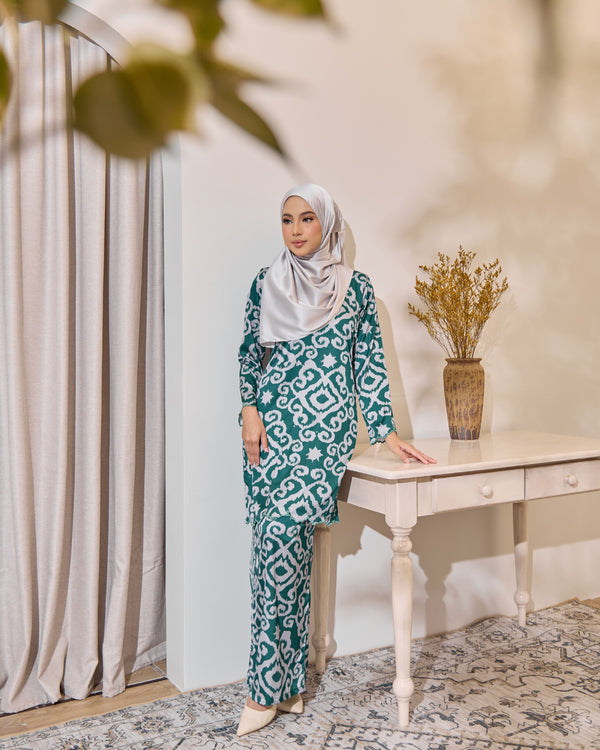 ZUFYA KURUNG - PINE